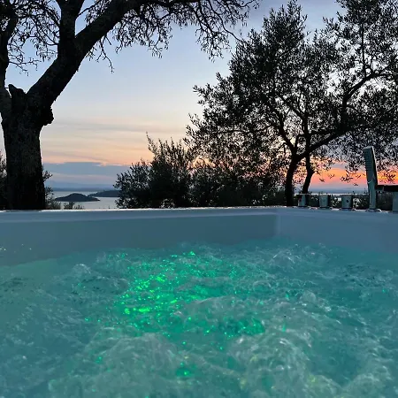 Antico Casale Tiravento 4*