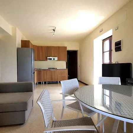 Lejlighedshotel Antico Casale Tiravento 4*